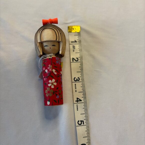 Japanese Wooden Mini Kokeshi Doll Hand Crafted - Picture 2 of 10